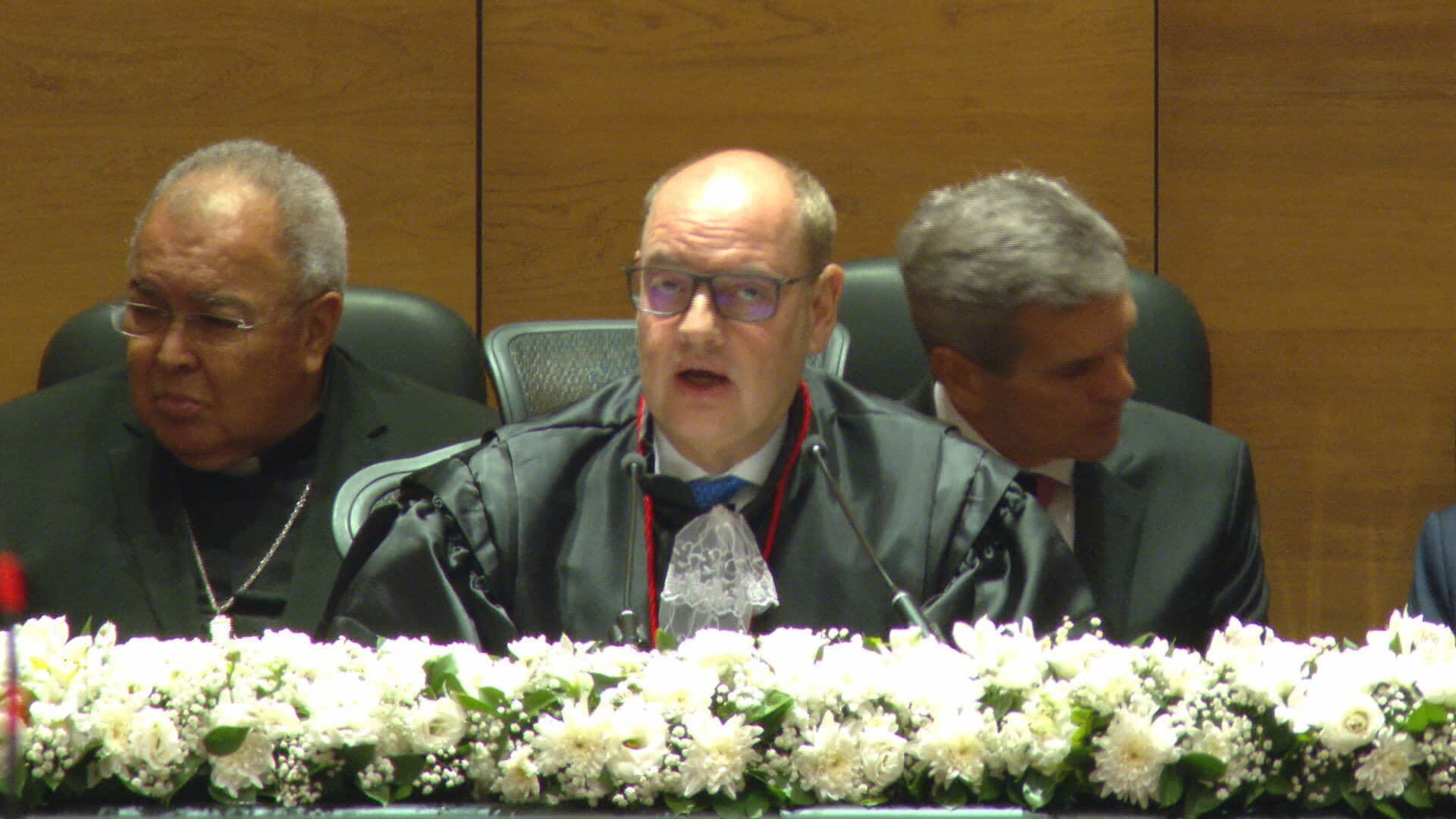 Fachin pressiona governador do RJ