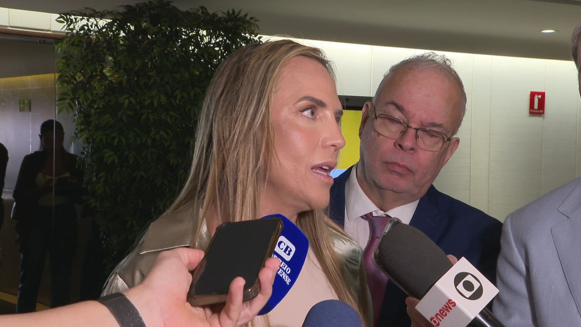 Governadora do DF pede reunião com Lula ainda esta semana para tratar do socorro ao BRB